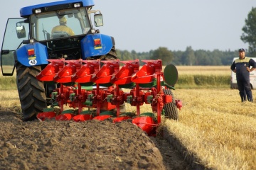 Плуг оборотний Unia VIS від 4 до 9 корпусів