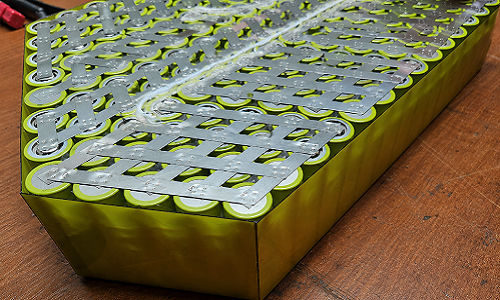 Individual assembly of batteries to order