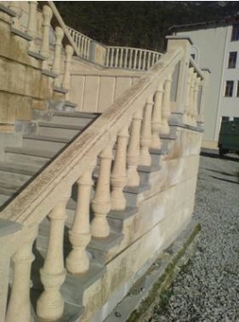 Лестницы из травертина