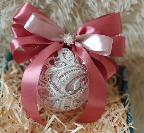 Making Christmas balls to order